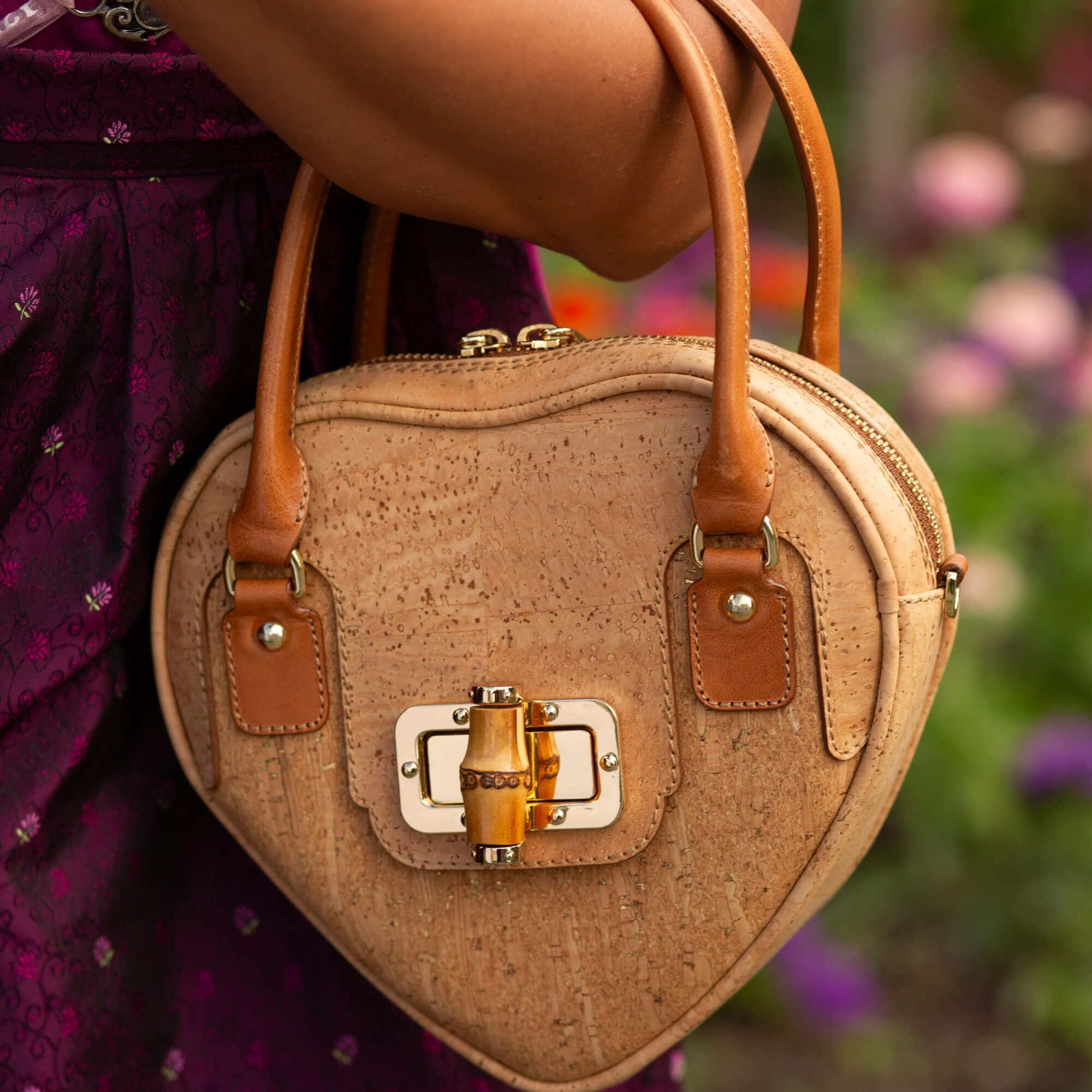 How to Style Cork Handbags: 5 Chic Looks for Every Occasion